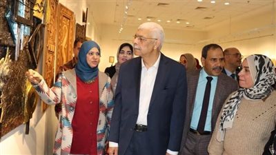 رئيس جامعة المنوفية يفتتح معرض رؤى تشكيلية لكلية التربية النوعية 