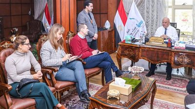 ميناء دمياط يبحث مع البنك الأوروبي أوجه التعاون بمشروع محطة الحاويات الثانية 