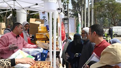 تكريم الفائزين في الدورة الثامنة لمسابقة التمور بالواحات البحرية (فيديو)