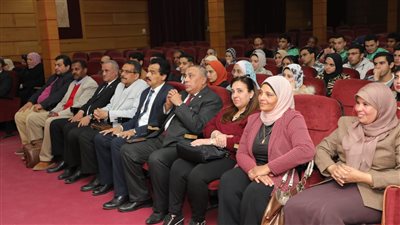 التعليم تكرم الطلاب الفائزين في المسابقة القومية لأوائل الصف الثالث الثانوي