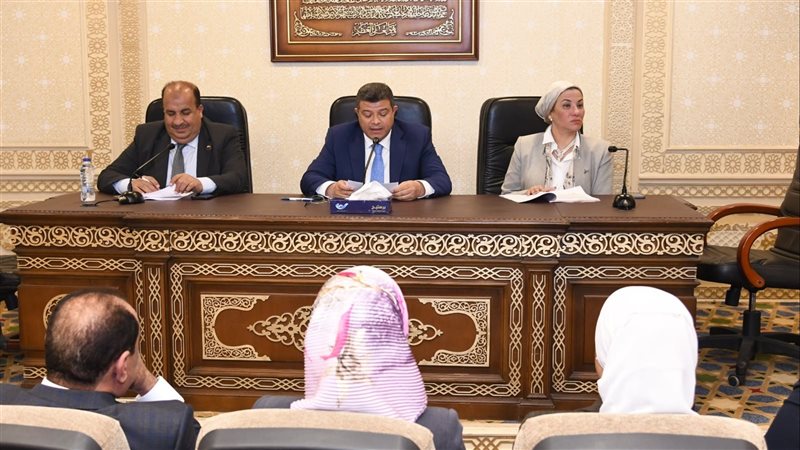 وزيرة البيئة في مجلس