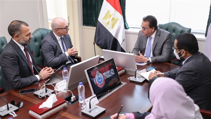 وزير الصحة يبحث توطين