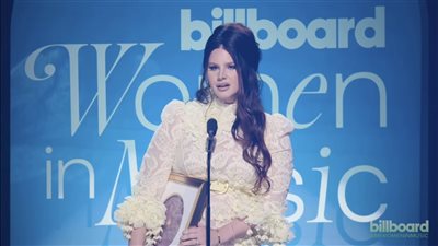 Billboard Women in Music، لانا دي راي تفوز بجائزة Visionary
