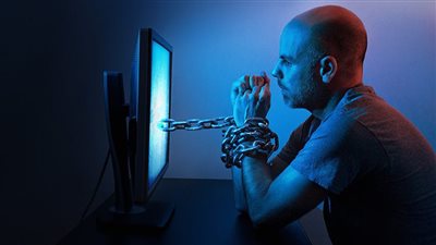 دراسة سيكولوجية تكشف تأثير مواقع التواصل الاجتماعي علي الأفراد