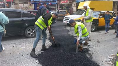 محافظ الإسكندرية يكلف مديرية الطرق بالاستمرار في ترميم الحفر والمطبات 