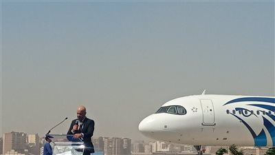 رئيس القابضة لمصر للطيران: نسعى دائما لتطوير وتحديث أسطول الشركة