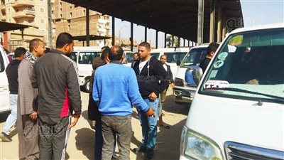 حملات مكثفة على مواقف سيارات الأجرة ببني سويف لمتابعة انتظام الخدمة