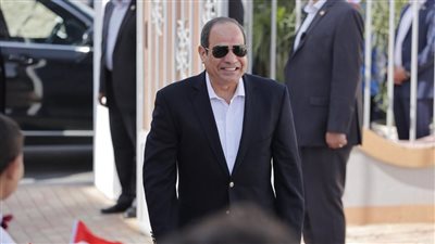 السيسي يتفقد مدرسة المتفوقين ويشهد عروضا فنية في المنيا الجديدة (صور) 