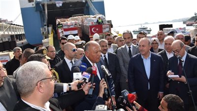 سفينة مساعدات تابعة للبحرية المصرية تتوجه إلى سوريا وتركيا