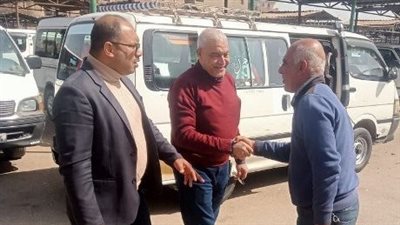 محافظ الشرقية يكلف رؤساء المراكز بمتابعة الأجرة بجميع المواقف 