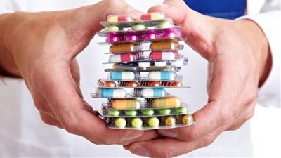 استشارى: نزلات البرد للصغار والكبار لا تحتاج مضاد حيوي (فيديو)