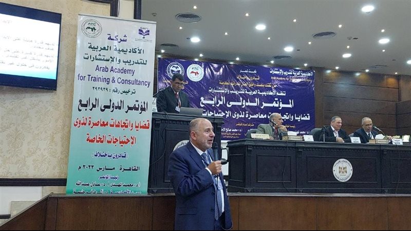الدكتور محمد المهدي،