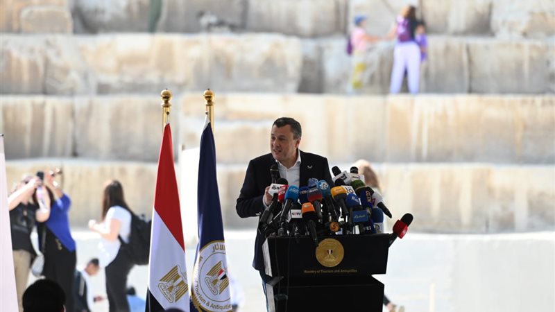 أحمد عيسى وزير السياحة