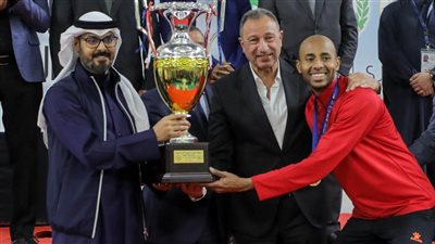 الخطيب يهنئ لاعبي «طائرة الأهلي» وجهازهم الفني بالبطولة العربية