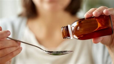 تحذير طبي شديد الخطورة: أدوية السعال فيها سم قاتل وأنهت حياة مئات الأطفال