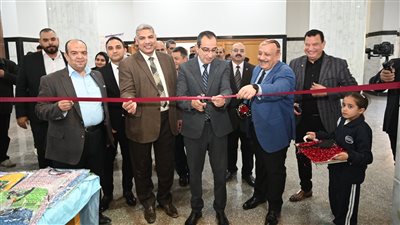 1200 قطعة ملابس في معرض جامعة الفيوم الخيري 