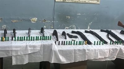 حملة أمنية بأسيوط تضبط 35 قطعة سلاح ناري و14 قضية مخدرات