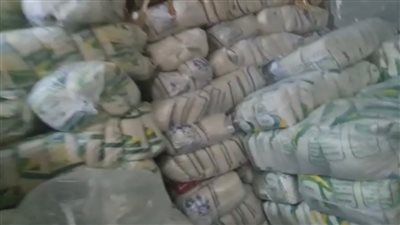 ضبط كميات من السكر التمويني المدعم قبل بيعه في السوق السوداء بالإسماعيلية 