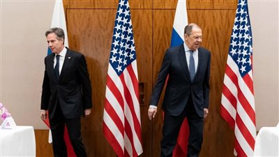 لافروف يوبخ وزير خارجية أمريكا: بلدك منافقة دمرت العراق وقصفت ليبيا