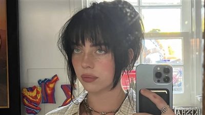 بيلي إيليش: حذفت جميع تطبيقات التواصل الاجتماعي من هاتفي