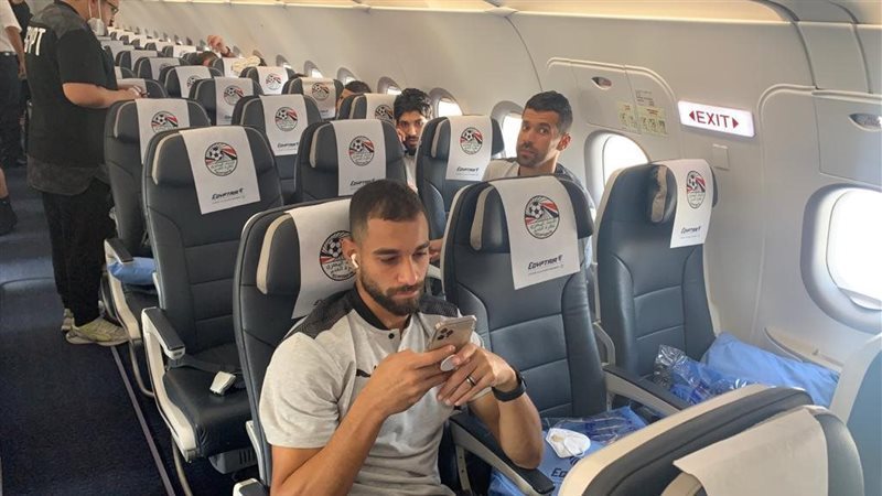 طائرة خاصة تنقل منتخب