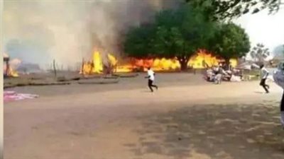 نيران تخرج من باطن الأرض وتلتهم عشرات المنازل في السودان (صور) 