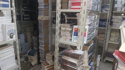ضبط صاحب دار نشر لبيع وتوزيع الكتب بدون فواتير 