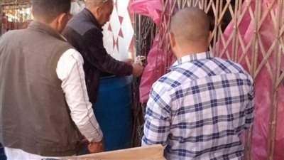 تشميع 7 محال لبيع الدواجن ورفع 413 حالة إشغال بالواحات البحرية (صور)
