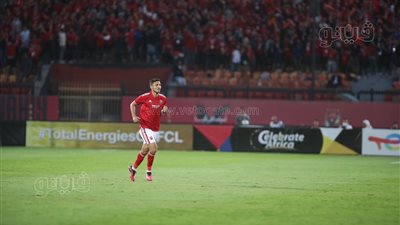 محمد شريف يحرز هدفا مبكرا لـ الأهلي في القطن الكاميروني  (صور)