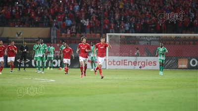 الأهلي يبدأ تصحيح المسار بالفوز على القطن.. شريف يسجل هدفا تاريخيا.. قندوسي وخليل يفتتحان الأهداف الأفريقية