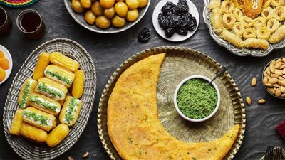 تؤدي للسمنة والعطش أثناء الصيام، مخاطر الإسراف في تناول الحلويات في رمضان (فيديو)  