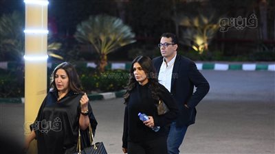 طارق لطفي وإنجي المقدم يقدمان واجب العزاء في والدة رشا مهدي (صور)