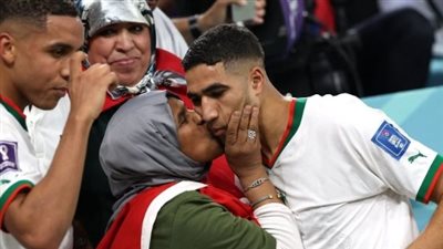 والدة أشرف حكيمي: قلبي يخبرني ببراءته من تهمة الاغتصاب 