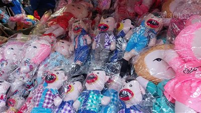 فوانيس وعرائس الشخصيات الرمضانية تثير سخرية أهل الإسكندرية | صور