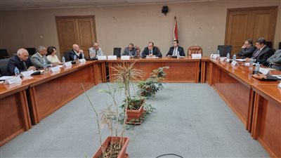 رئيس جهاز التمثيل التجاري يبحث المعوقات أمام المصدرين لاختراق الأسواق العالمية (صور)