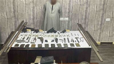 ضبط ورشة لتصنيع الأسلحة النارية بها كمية من المخدرات في قنا 