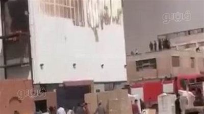 لحظة اشتعال النيران بمصنع للصناعات الزجاجية في الشرقية (فيديو)