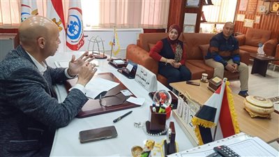 وكيل الصحة الشرقية يستقبل مشرفي الوزارة على حملة طرق الأبواب