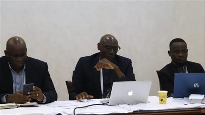 كاف يجتمع بمندوبي منتخبي تونس والسنغال للشباب (صور) 