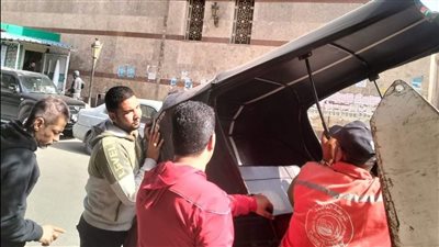 حملات مكبرة لرفع إشغالات الباعة الجائلين والتكاتك بالمعادي ومصر القديمة (صور)