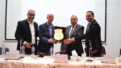 رئيس جامعة بني سويف يفتتح فعاليات مؤتمر الابتكارات العلمية والصناعة