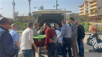 وصول جثمان شريفة فاضل إلى مسجد السيدة نفيسة (فيديو وصور) 