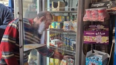 رئيس حى غرب المنصورة يتابع أعمال لجنة التفتيش على المحلات والمواقف