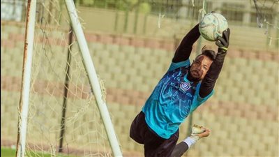 حارس أسوان يسجل هدفا في مرمى زد خلال مباراة ودية