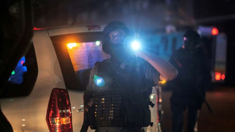 مقتل وإصابة 25 شخصا
