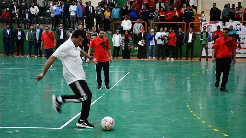 وزير الشباب والرياضة
