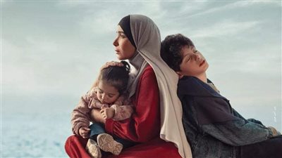 مسلسلات رمضان 2023، منى زكي رفقة طفلين في البوستر الرسمي لـ تحت الوصاية