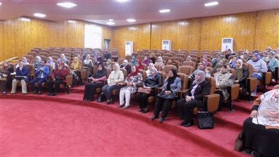 ندوة وسائل ترشيد استخدام مياه الري في الزراعة المصرية بجامعة الفيوم