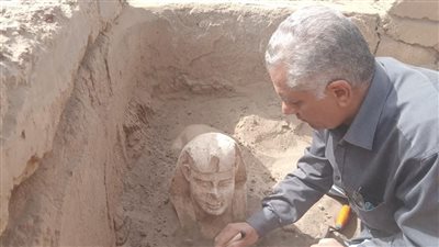 اكتشاف تمثال لأبو الهول وبقايا مقصورة كلاوديوس بجوار معبد دندرة في قنا