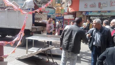 رفع ٩٠٠ حالة إشغال وتعد للمحال التجارية والمقاهي بحي جنوب الجيزة (صور)
